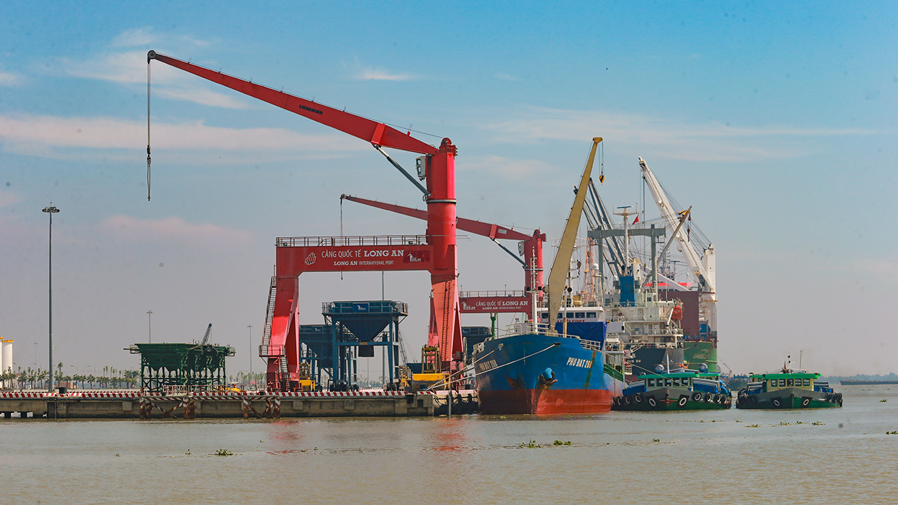 Xây dựng đội tàu trong giai đoạn ngắn hạn tính khả thi không cao kèm với đó tính mở của cảng biển Việt Nam vẫn còn nhiều vấn đề tháo gỡ. Ảnh Nguyễn Quang