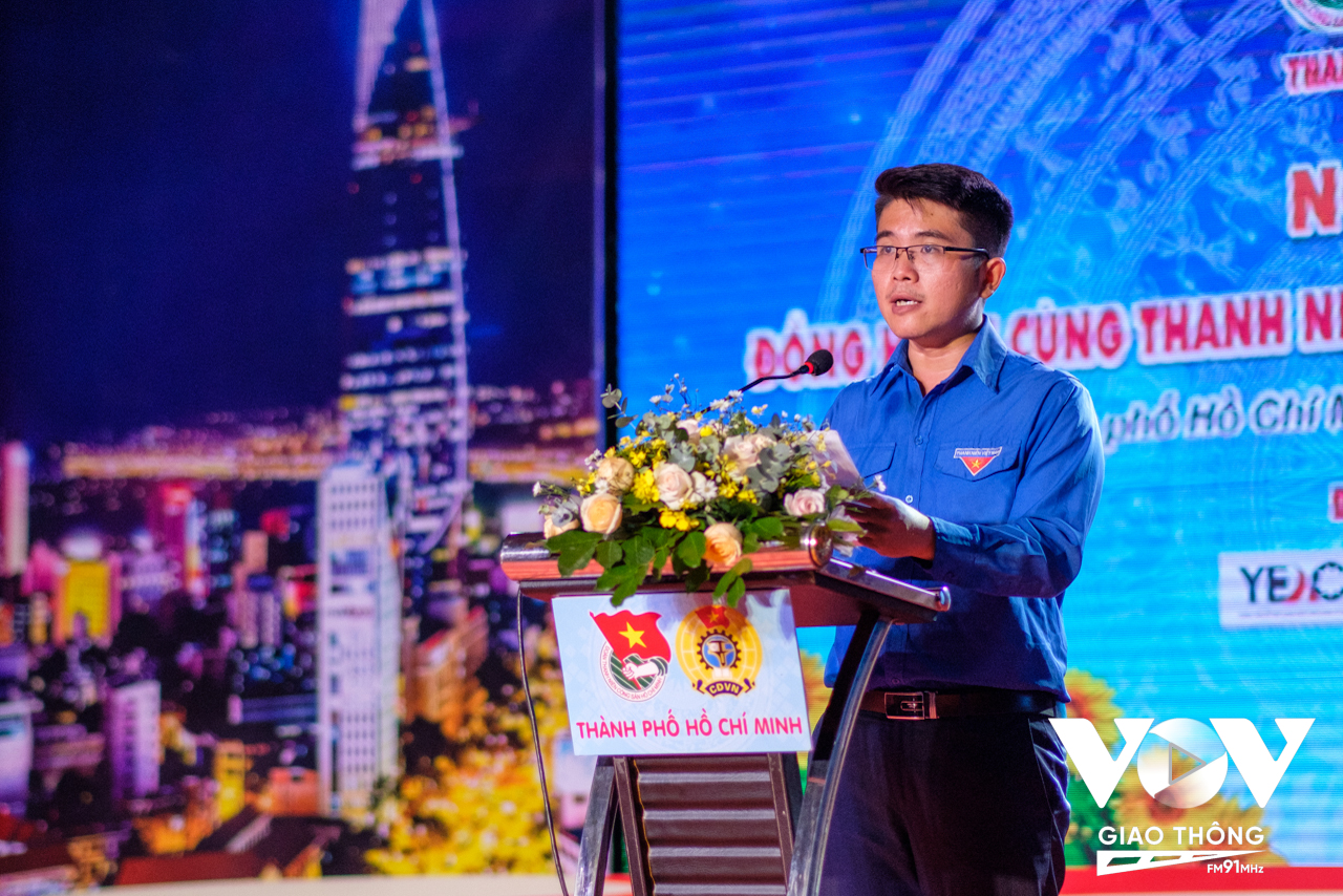 Ông Nguyễn Lê Trung Hiếu - Bí thư quận Đoàn quận Bình Tân phát biểu tại ngày hội.