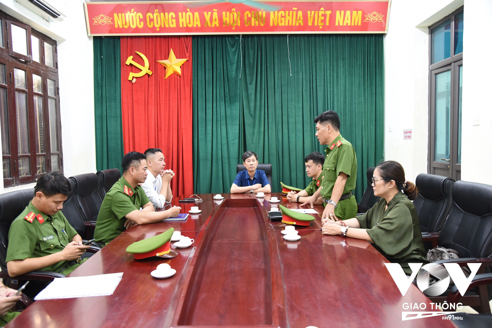 Đội Cảnh sát PCCC&CNCH Công an huyện Thanh Trì trực tiếp tuyên truyền công tác đảm bảo an toàn PCCC tại xã Ngọc Hồi