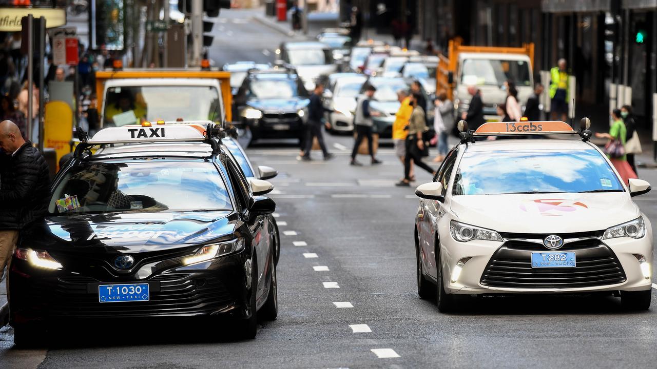 Tài xế taxi bị phạt $1000 Australia vì không bật đồng hồ tính tiền, thương lượng giá với khách. Ảnh: NCA NewsWire/Bianca De Marchi