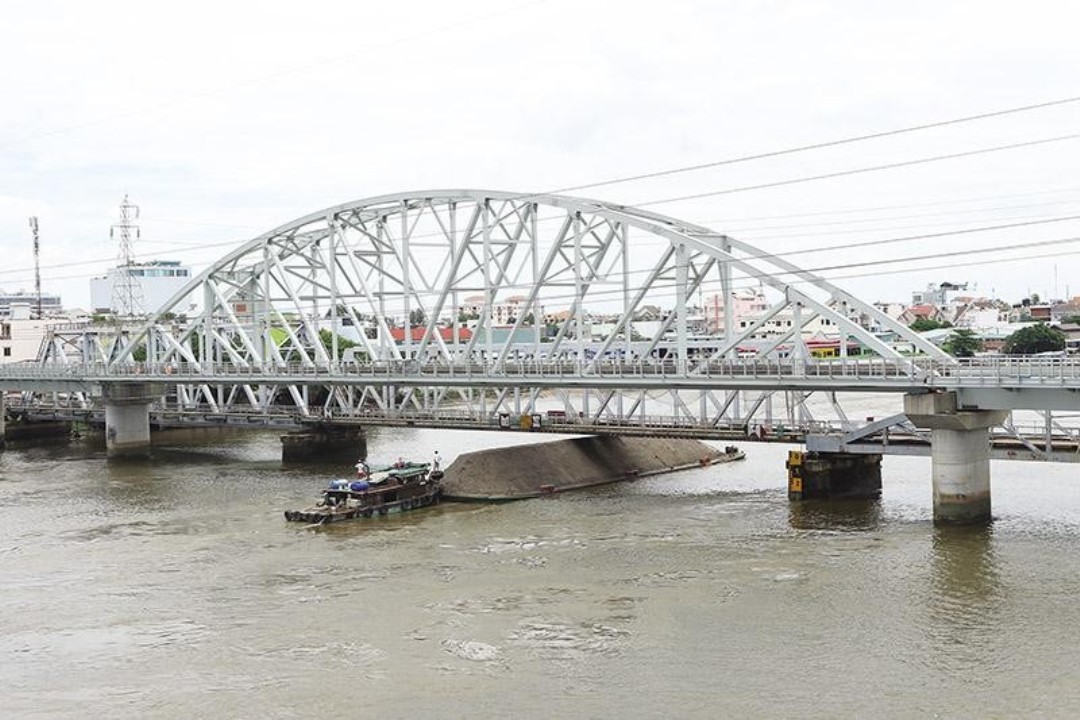 Dự án BOT cầu đường sắt Bình Lợi và cải tạo luồng sông Sài Gòn vừa được Bộ GTVT đề xuất Nhà nước mua lại – Ảnh: TL
