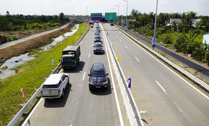 Cần phải sớm gỡ vướng những khó khăn mà các tuyến cao tốc hiện nay đang gặp phải vì đó là sự an toàn, tính mạng của người tham gia giao thông. Ảnh: Vnexpress