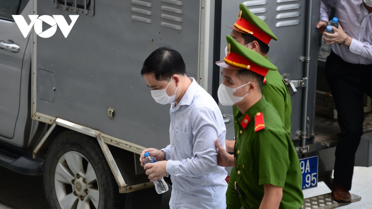 Bị cáo Phạm Trung Kiên - cựu Thư ký Thứ trưởng Bộ Y tế thoát án tử hình do đã thành khẩn, ăn năn hối cải, đã nộp 42,2 tỷ đồng khắc phục hậu quả