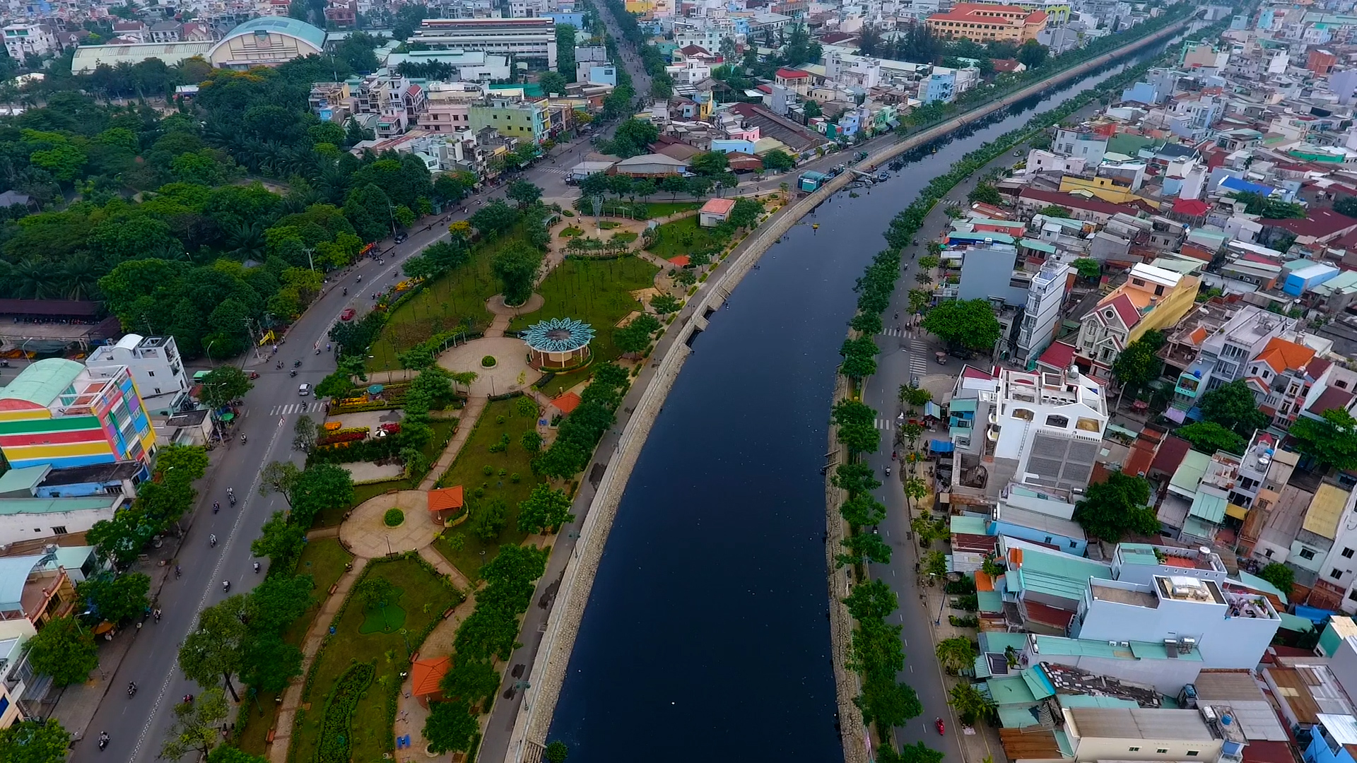 Nhiều dự án thu gom, xử lý nước thải để phục hồi xanh hóa các dòng sông đã và đang được triển khai