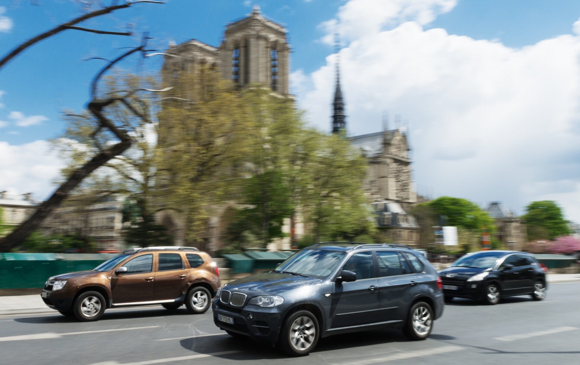 Nhà chức trách Paris đề xuất, các dòng xe SUV sẽ phải trả phí đậu xe cao hơn so với ô tô cỡ nhỏ - Ảnh iStockphoto
