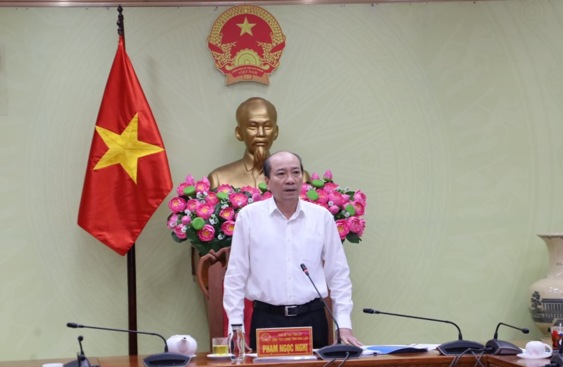 Phó Bí thư Tỉnh ủy, Chủ tịch UBND tỉnh Phạm Ngọc Nghị phát biểu tại cuộc họp
