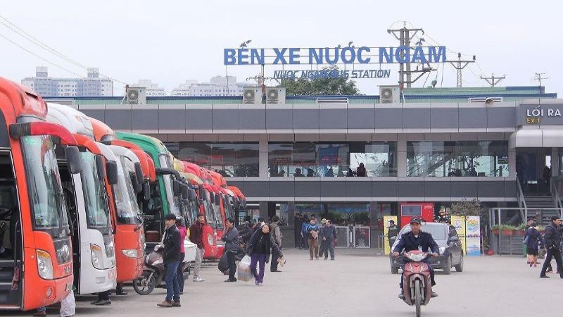Mỗi ngày sẽ có 1 chuyến chở khách liên vận từ bến xe Nước Ngầm (Hà Nội) đi bến xe tại thành phố Nam Ninh (Trung Quốc) và ngược lại
