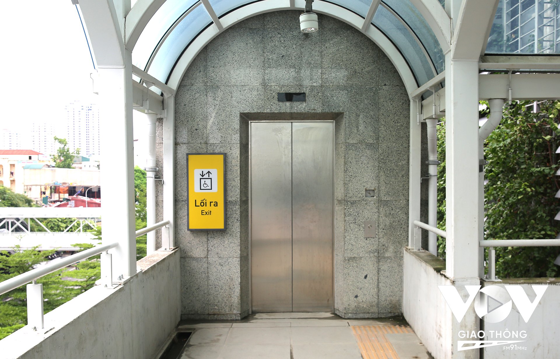 Tại các ga đều có thang máy dành cho người cao tuổi, khuyết tật di chuyển