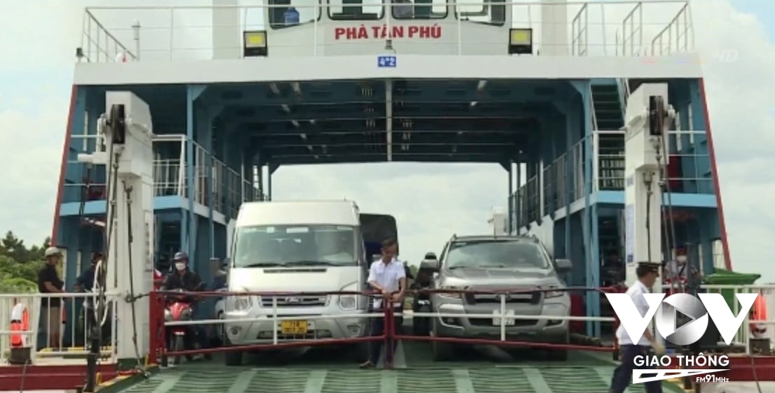 Bến phá Tân Phú tăng cường phương tiện phục vụ vận chuyển hành khách dịp lễ 2/9