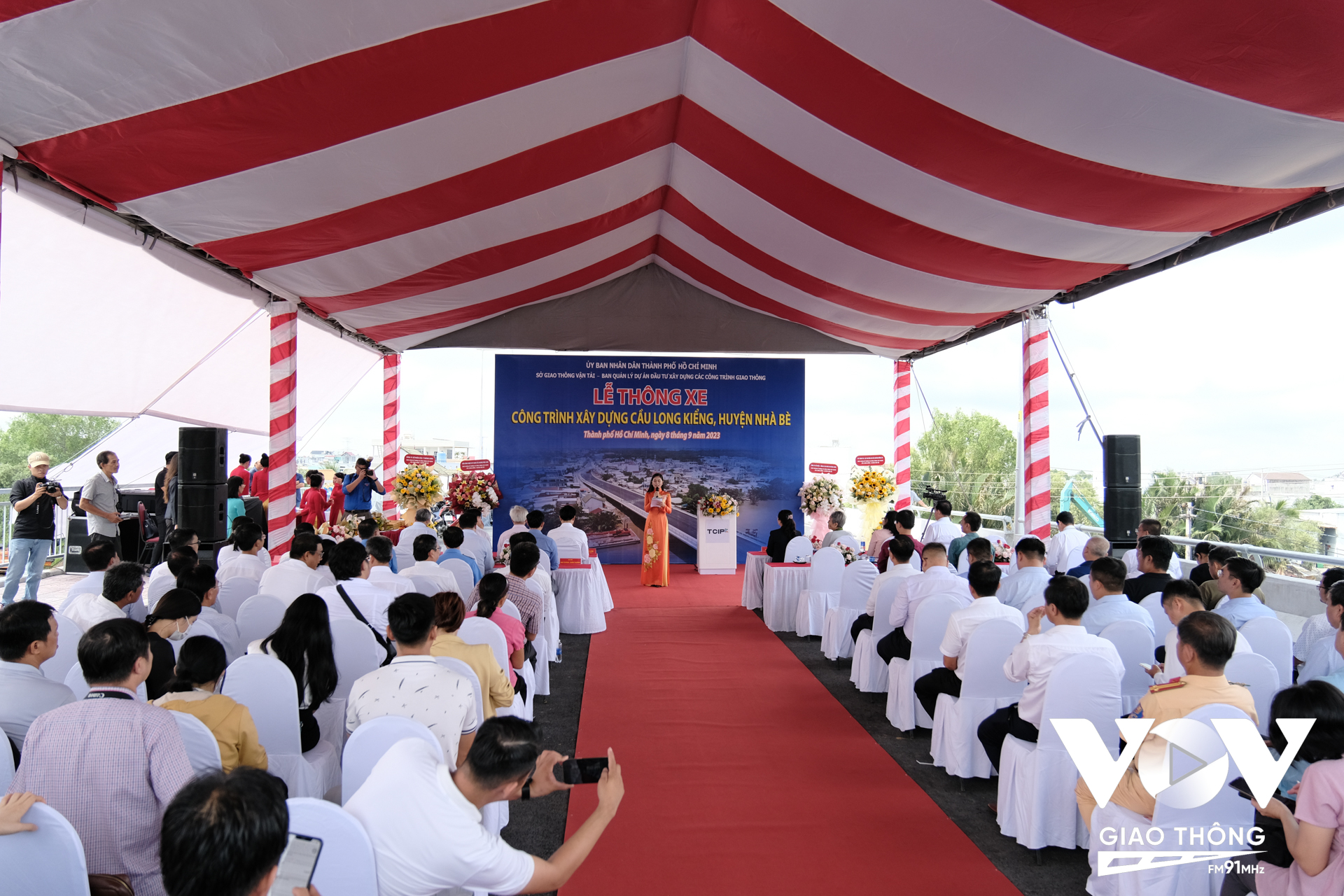 Sáng ngày 08/9, TP.HCM đã tổ chức lễ thông xe cầu Long Kiểng mới (huyện Nhà Bè, TP.HCM), sau gần 23 năm kể từ lúc phê duyệt dự án