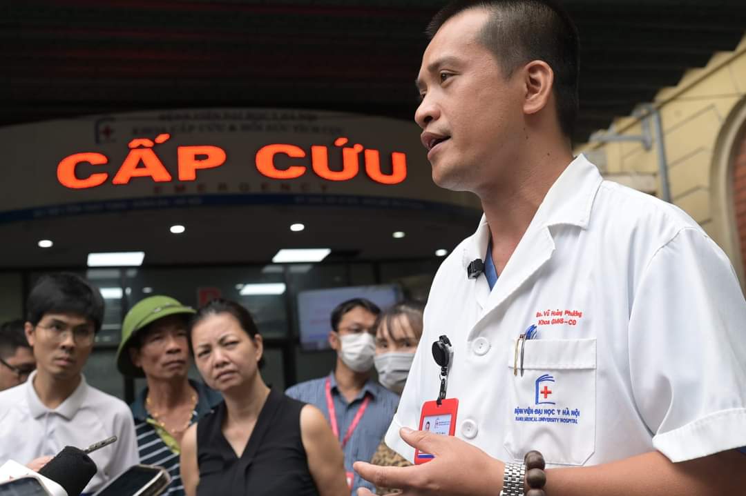 Ông Vũ Hoàng Phương thông tin chính thống về các bệnh nhân do Bệnh viện Đại học Y Hà Nội tiếp nhận