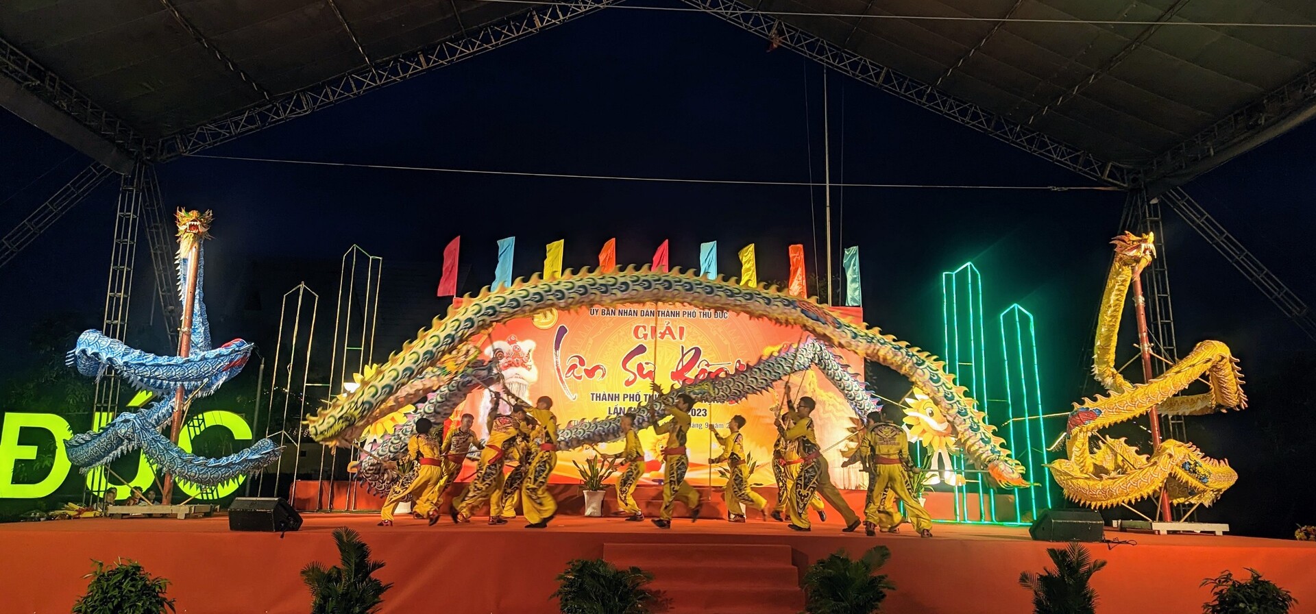 Tiết mục biểu diễn múa rồng tại Lễ khai mạc Giải đấu Lân Sư Rồng thành phố Thủ Đức mở rộng lần thứ I năm 2023