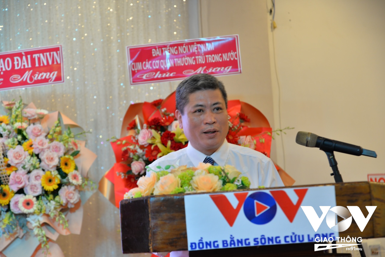 Giám đốc Cơ quan thường trú Đài Tiếng nói Việt Nam khu vực ĐBSCL Đỗ Thái Hùng cho biết, mỗi năm, đơn vị sản xuất 3.000 tin bài, tuyên truyền, phản ánh tình hình kinh tế - xã hội - an ninh quốc phòng khu vực ĐBSCL đến thính giả nghe đài.