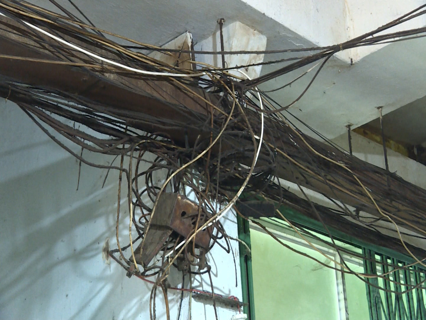 Hệ thống điện, cáp viễn thông tại chung cư 336 -1 Bis Phan Văn Trị, quận Binh Thanh, TP.HCM