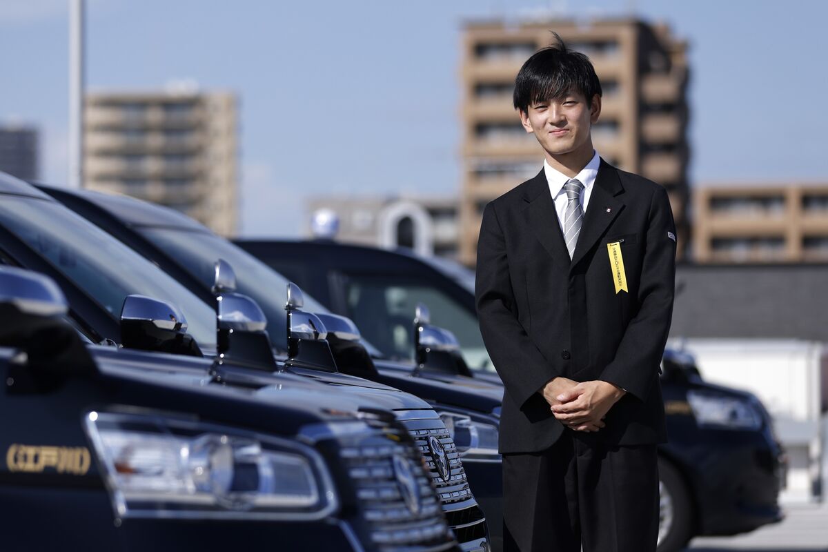 Anh Takeru Sanada, 23 tuổi, gia nhập Nihon Kotsu vào năm 2022 sau khi tốt nghiệp đại học. Ảnh: Kiyoshi Ota/Bloomberg