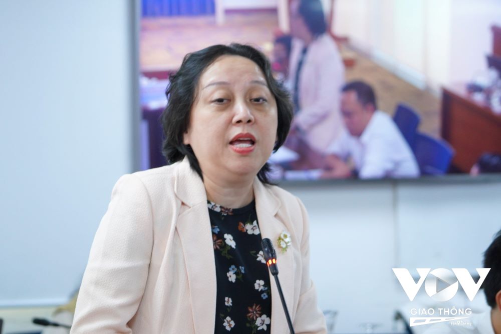 Bà Phạm Khánh Phong Lan, Trưởng Ban An toàn thực phẩm TP.HCM tại họp báo.