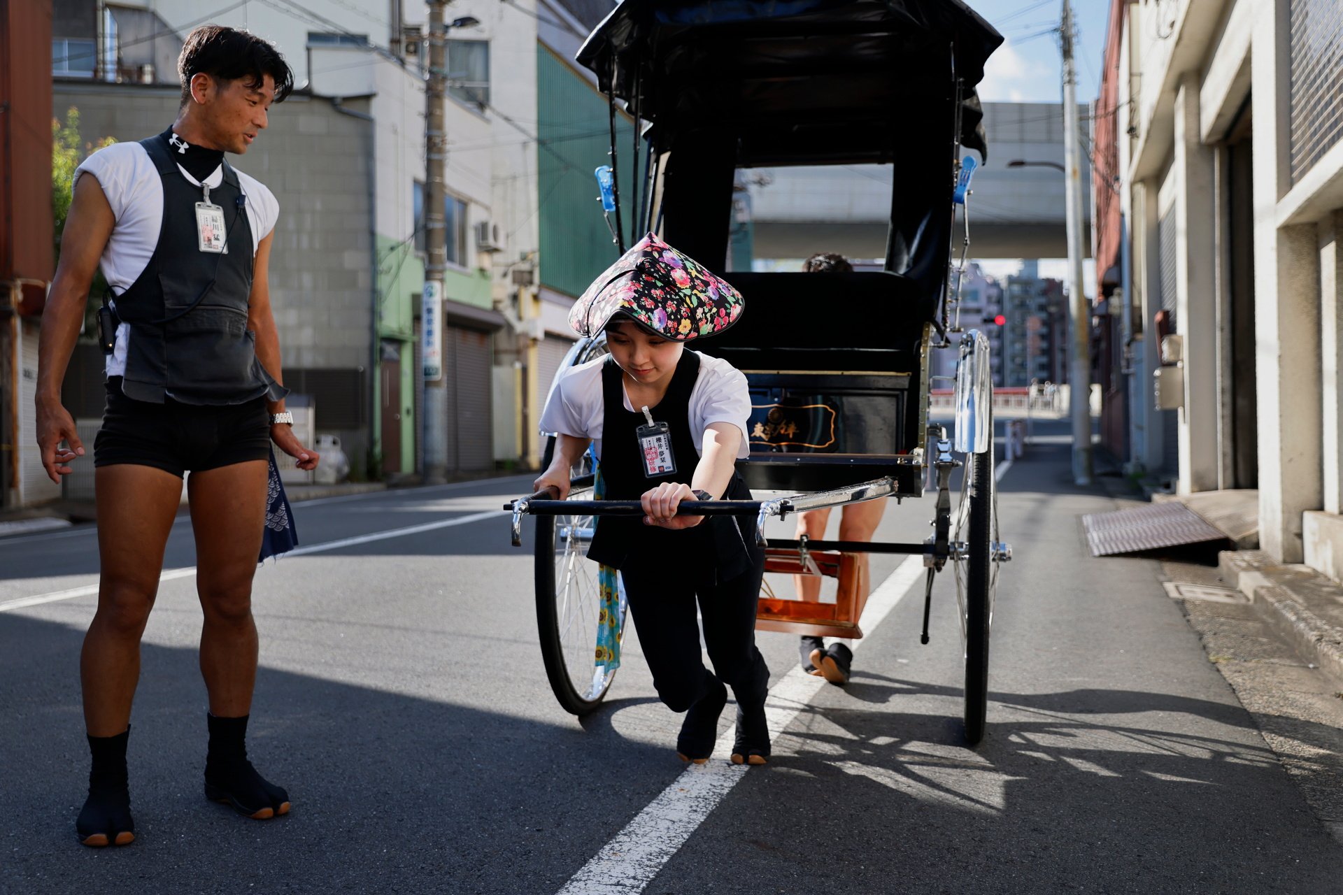 Những bài đăng trên mạng xã hội đó đã thu hút sinh viên đại học Yumeka Sakurai tham gia Tokyo Rickshaw.