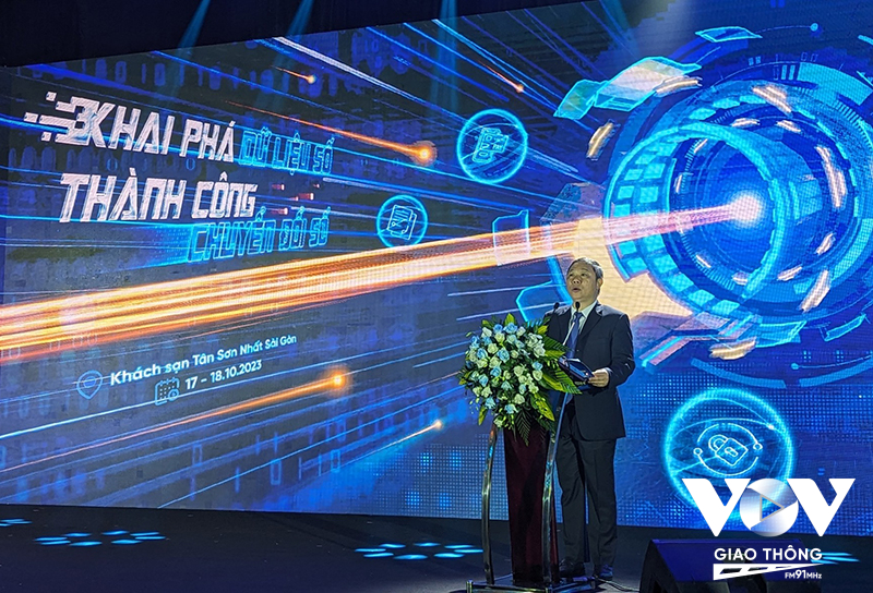 Ông Dương Anh Đức - Phó chủ tịch UBND TPHCM phát biểu khai mạc chuỗi sự kiện thuộc Tuần lễ chuyển đổi số TPHCM 2023