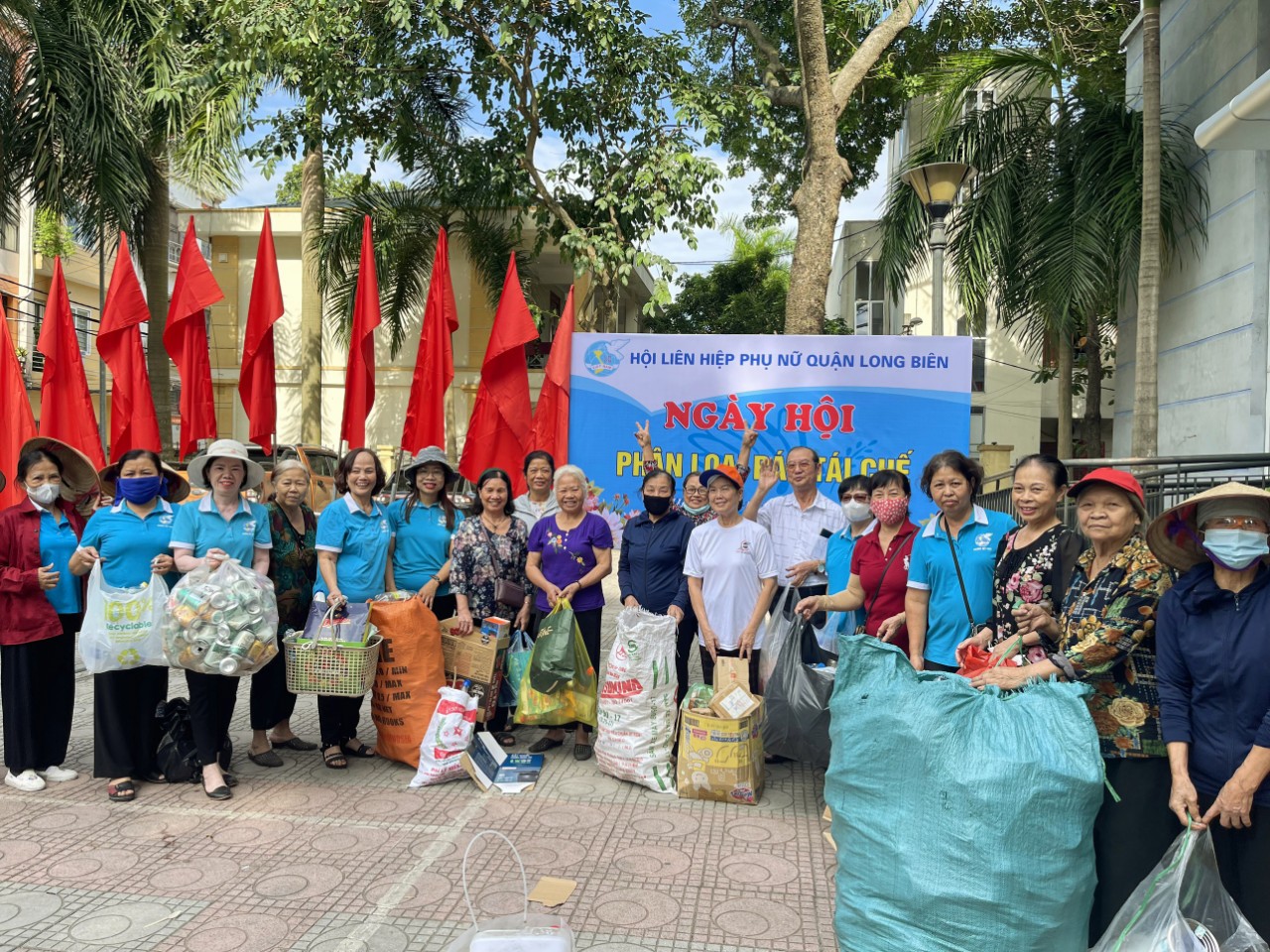 Hội Liên hiệp phụ nữ Quận Long Biên tại Ngày hội Phân loại tái chế