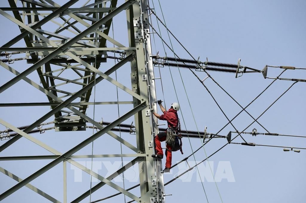 Mạng lưới điện gần Munich, Đức. Ảnh: AFP/TTXVN