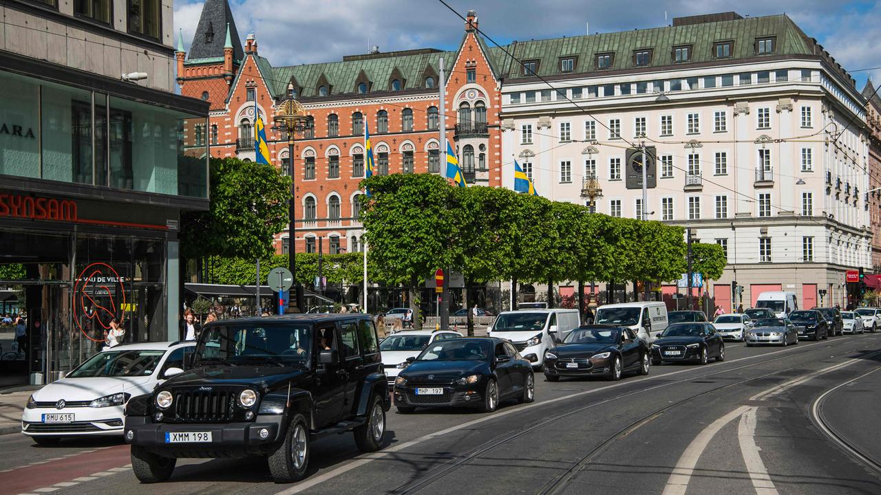 Từ năm 2025, 20 dãy nhà thuộc khu khu tài chính và mua sắm của thủ đô Stockholm (Thụy Điển), sẽ chỉ dành cho phương tiện chạy điện. Ảnh: news.com.au