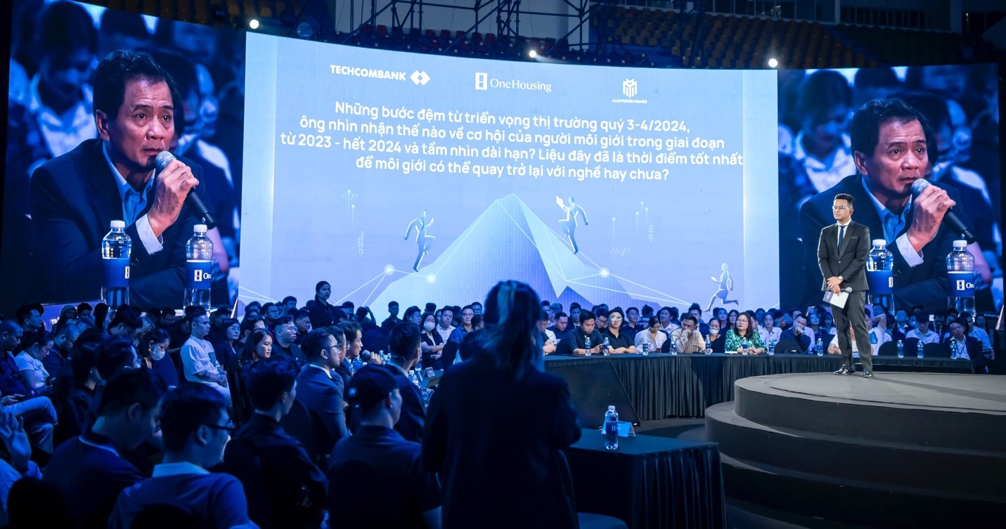 Sự kiện của OneHousing gây choáng ngợp với sân khấu 360 độ đầu tiên tại Hà Nội