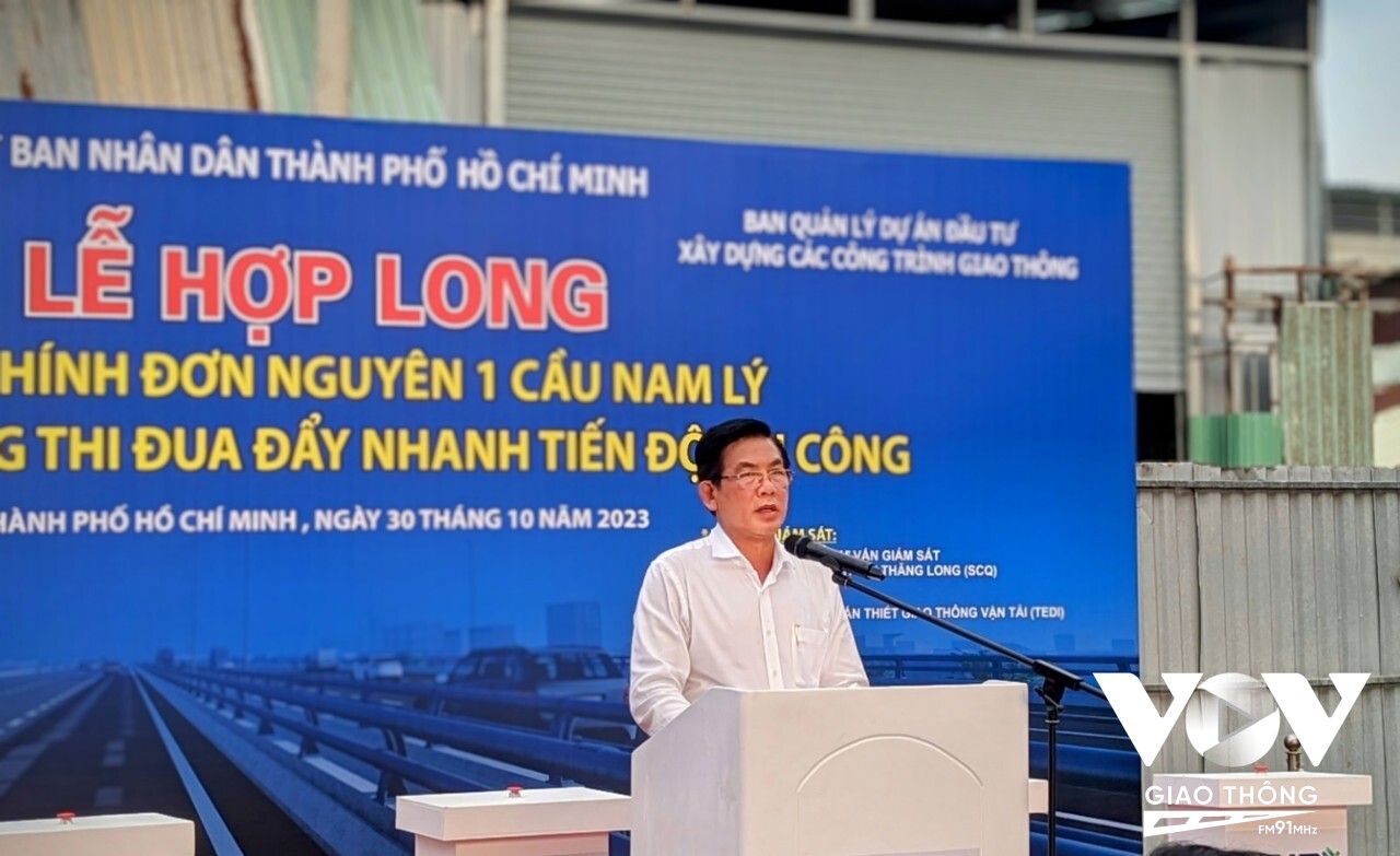 Ông Lương Minh Phúc - Giám đốc Ban giao thông phát biểu tại Lễ hợp long