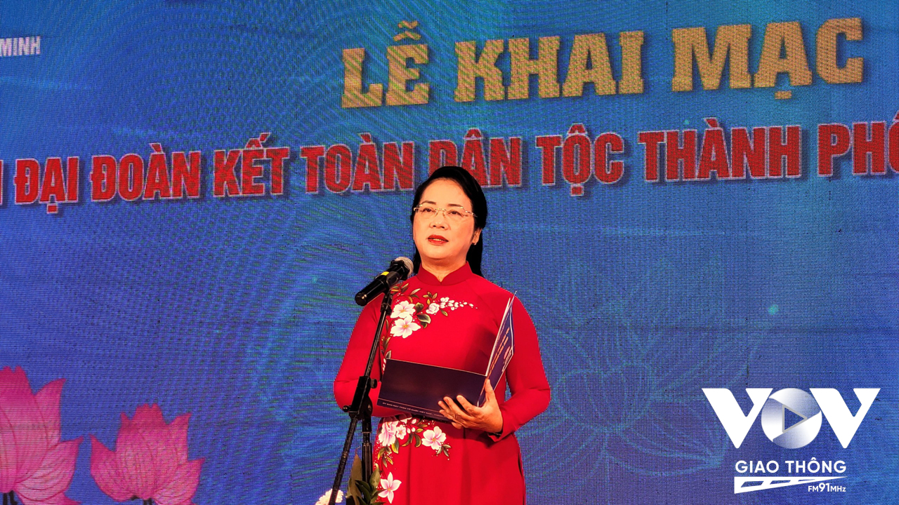 Bà Trần Kim Yến, Ủy viên Ban Thường vụ Thành ủy, Chủ tịch Ủy ban Mặt trận Tổ quốc Việt Nam Thành phố Hồ Chí Minh phát biểu Khai mạc