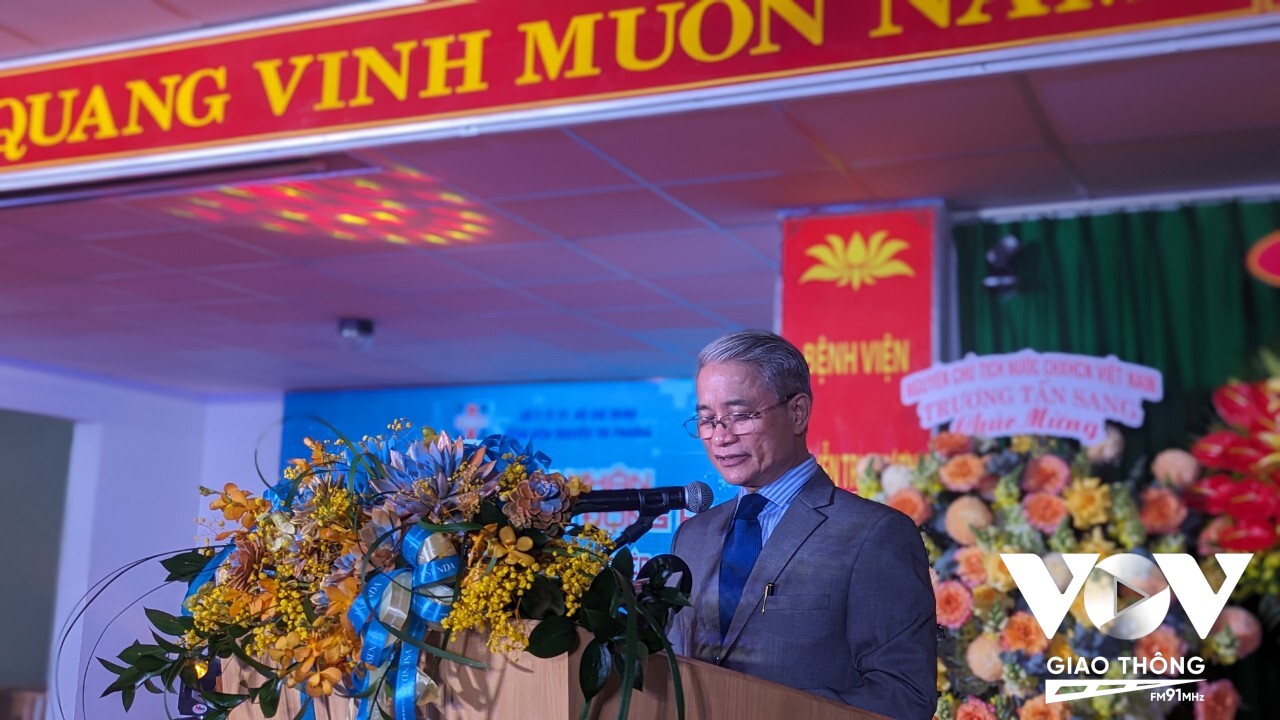 Bác sĩ chuyên khoa 2 Võ Đức Chiến - Giám đốc bệnh viện Nguyễn Tri Phương đại diện tập thể nhân viên y tế của bệnh viện phát biểu tại Lễ kỷ niệm