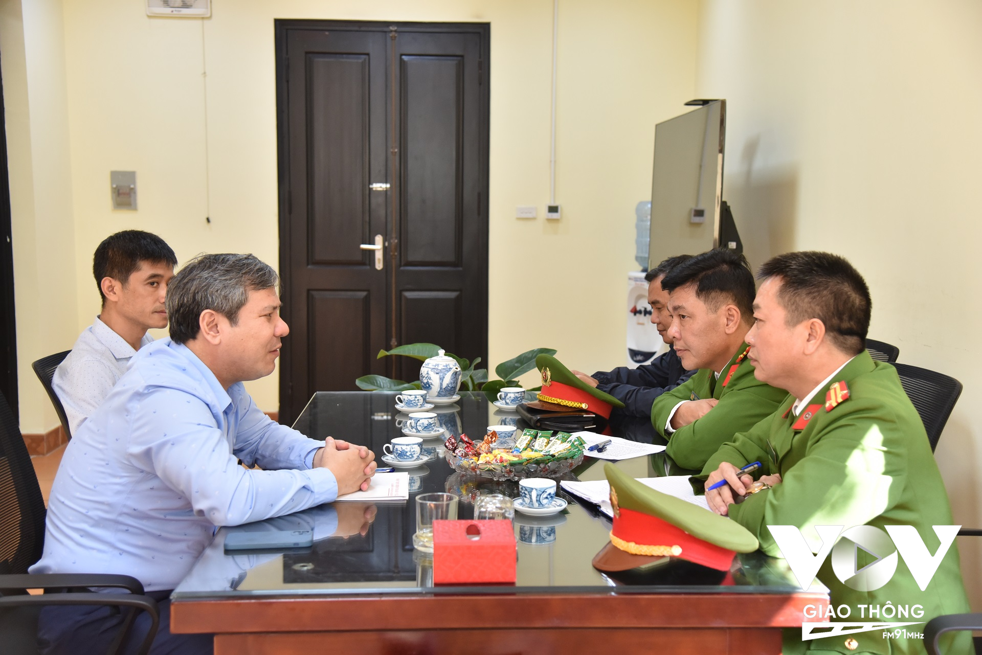 Đội PCCC&CNCH Công an quận Thanh Xuân tuyên truyền PCCC với Ban lãnh đạo Học viện Chính trị khu vực I