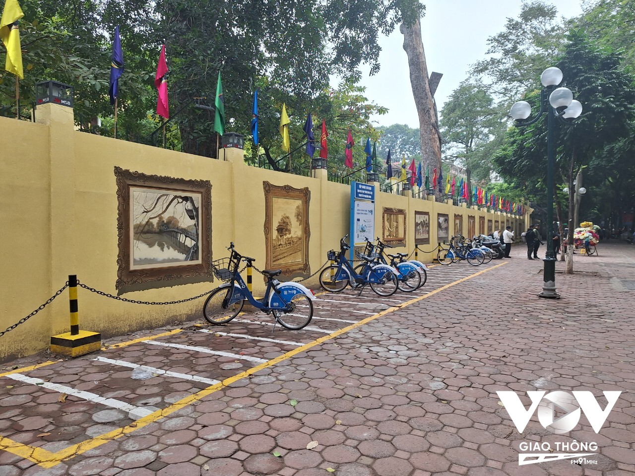 Trạm xe đạp trên phố Phan Đình Phùng trưa ngày 4/12/2023 có tỷ lệ sử dụng cao