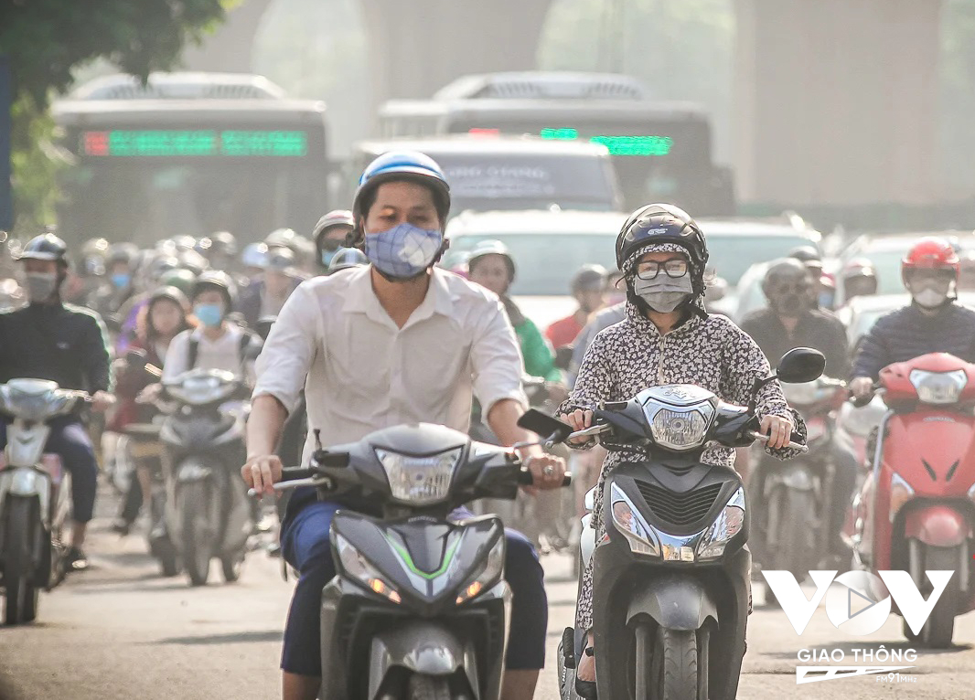 Hà Nội kêu gọi người dân sử dụng giao thông công cộng để cải thiện chất lượng không khí