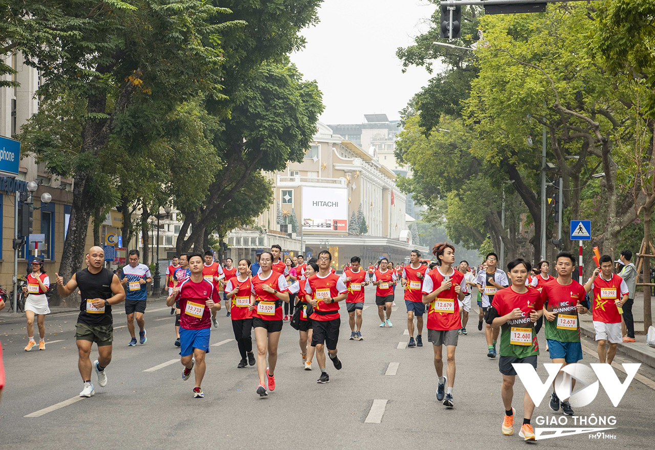 Hơn 1.000 người tham gia Giải chạy “Tự hào hàng Việt Nam” do Bộ Công Thương tổ chức