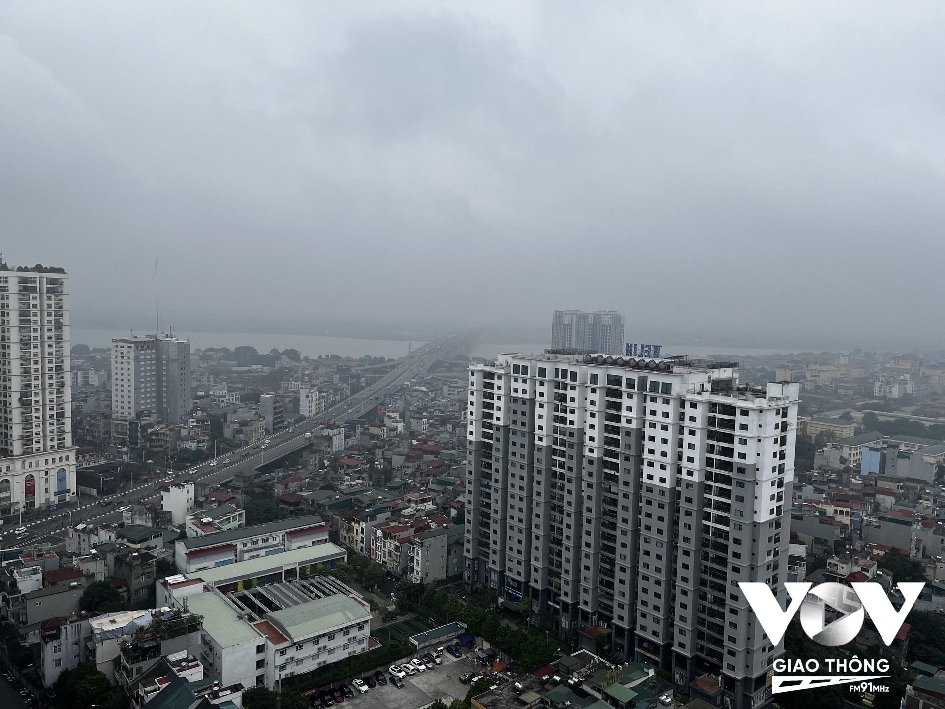 Lượng phương tiện gia tăng, cùng với thiếu biện pháp bảo vệ môi trường đang khiến Thủ đô Hà Nội là một trong những thành phố ô nhiễm nhất trên thế giới