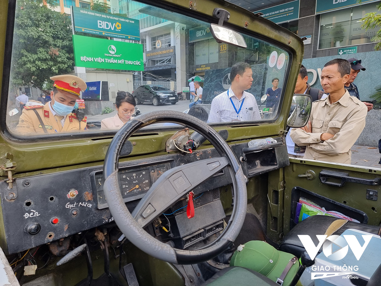 Các xe UAZ này đã được sử dụng hàng chục năm nên không đủ đảm bảo an toàn khi thanm gia vận tải hành khách.