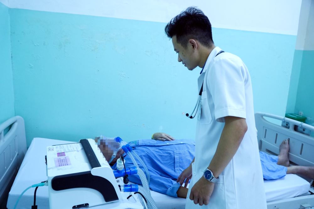 Bệnh viện quân y 175 Theo dõi tình trạng của bệnh nhân sau thở máy