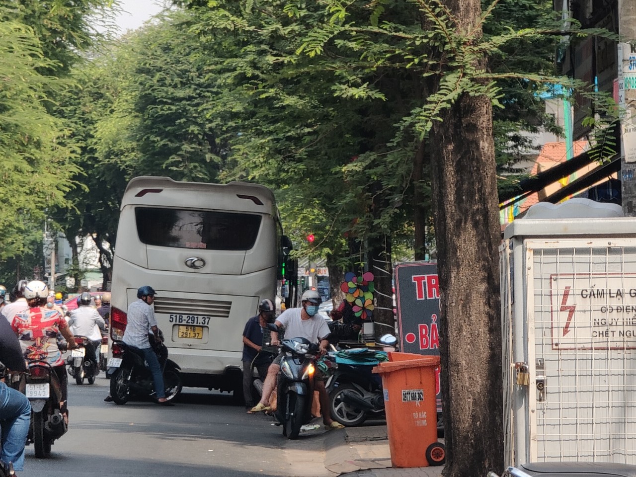 Nhà xe K.M.H đón trả khách tại chi nhánh nằm trên đường Nguyễn Duy Dương Phường 8, Quân 5