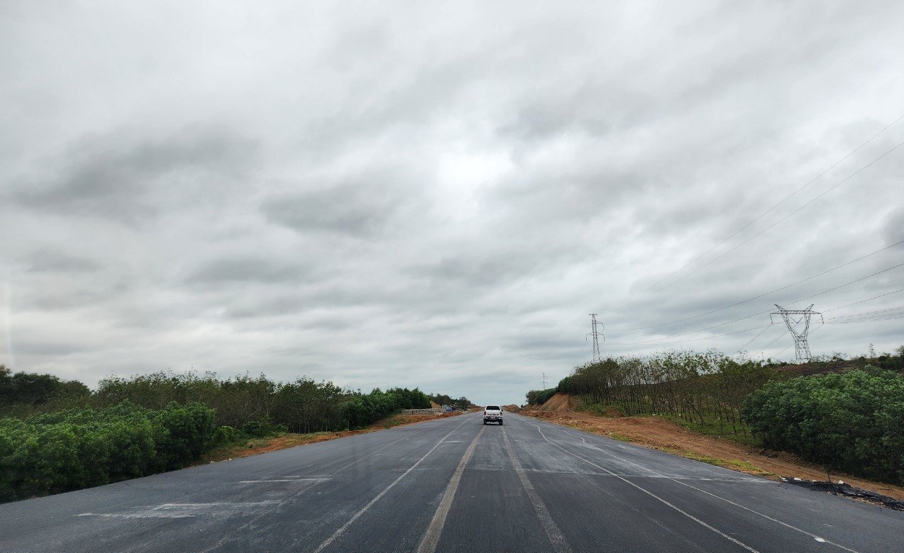 Tại dự án Vạn Ninh - Cam Lộ hơn 20km đường đã được thảm nhựa