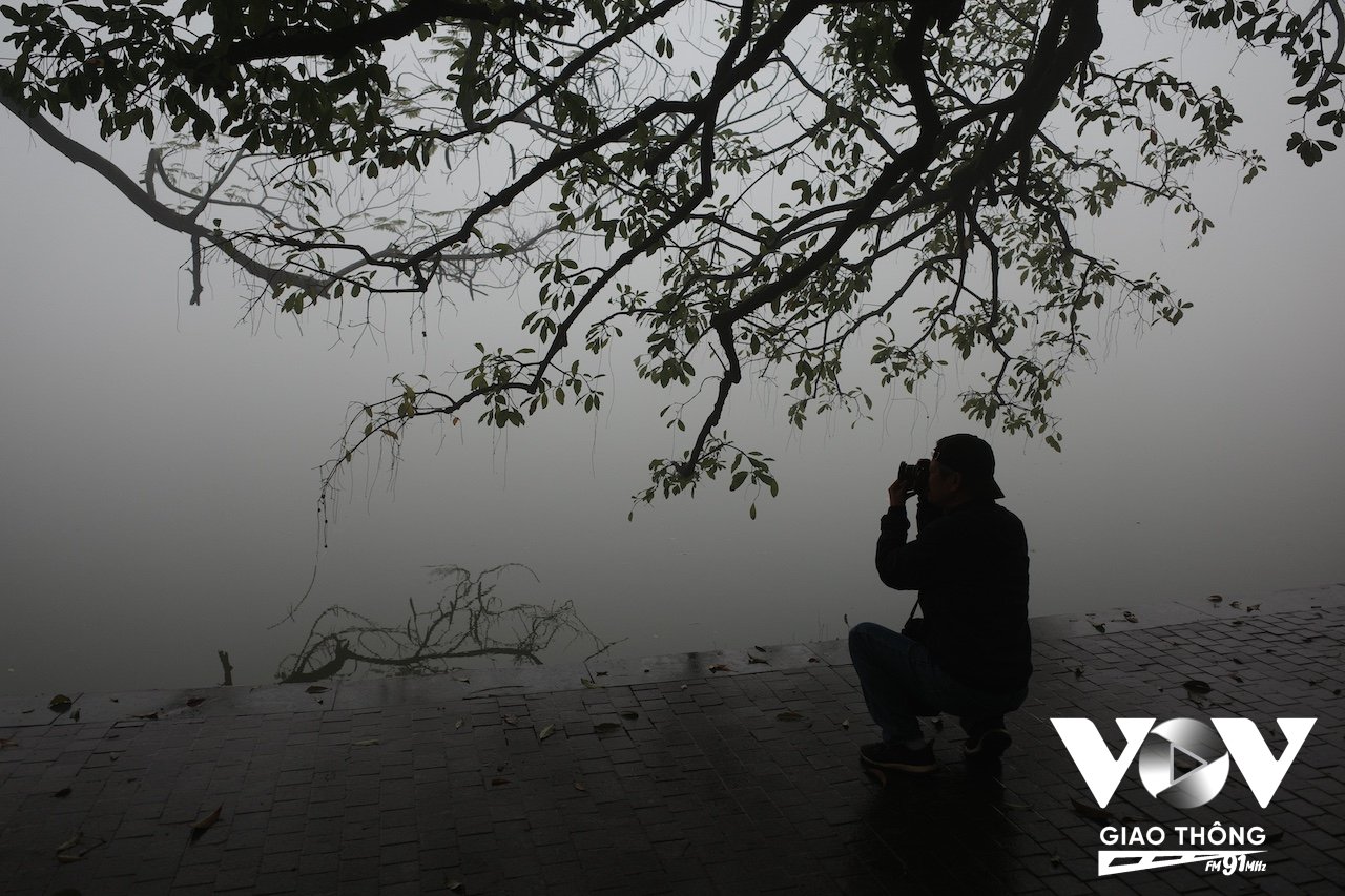 Ở góc nào quanh Hồ Hoàn Kiếm cũng có thể cho ra những bức ảnh lạ mắt