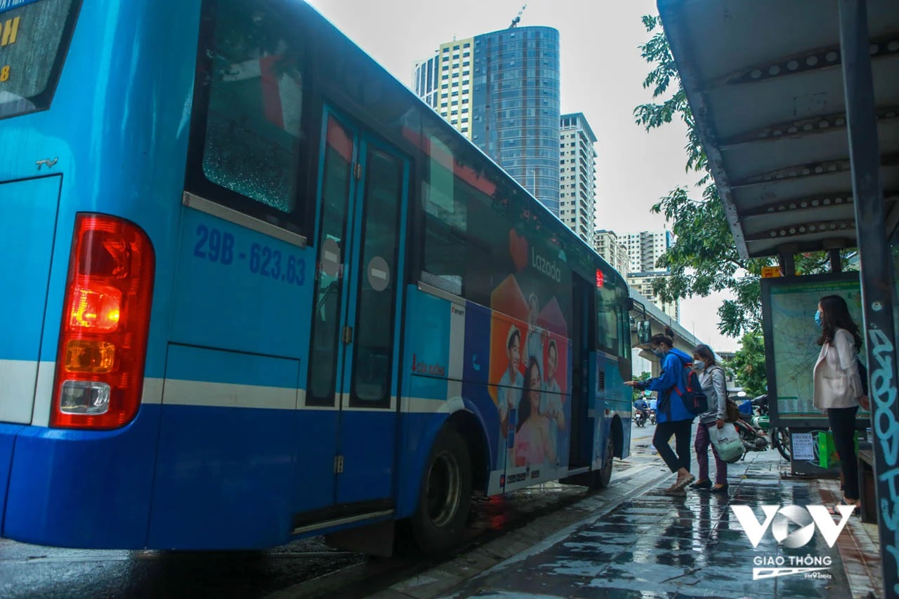 Xe buýt Hà Nội hoạt động xuyên Tết Giáp Thìn phục vụ hành khách