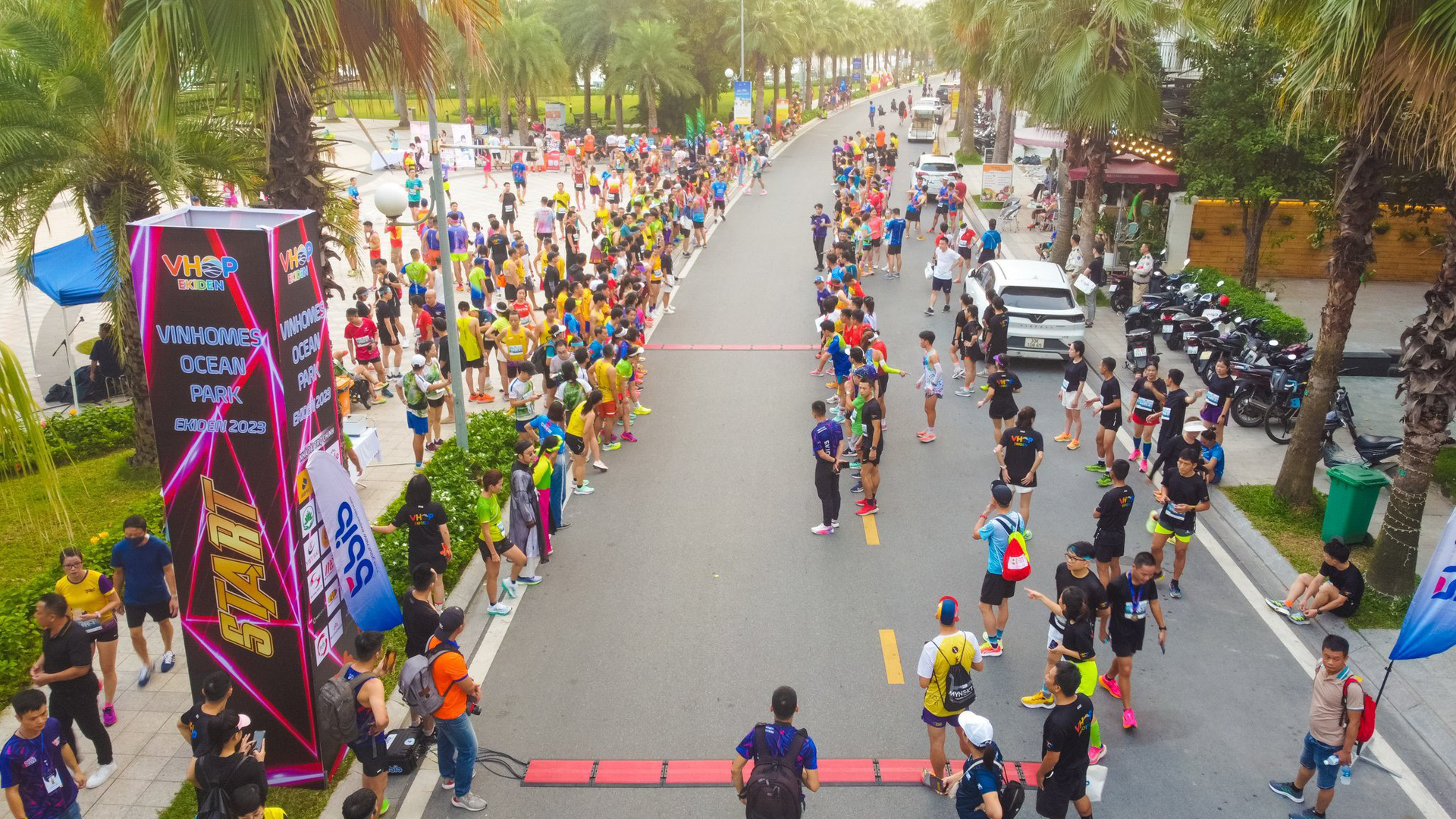 Thành viên Câu lạc bộ Vinhomes Ocean Park Runners vừa hàng xóm láng giềng thân thiết vừa là chiến hữu trên đường chạy