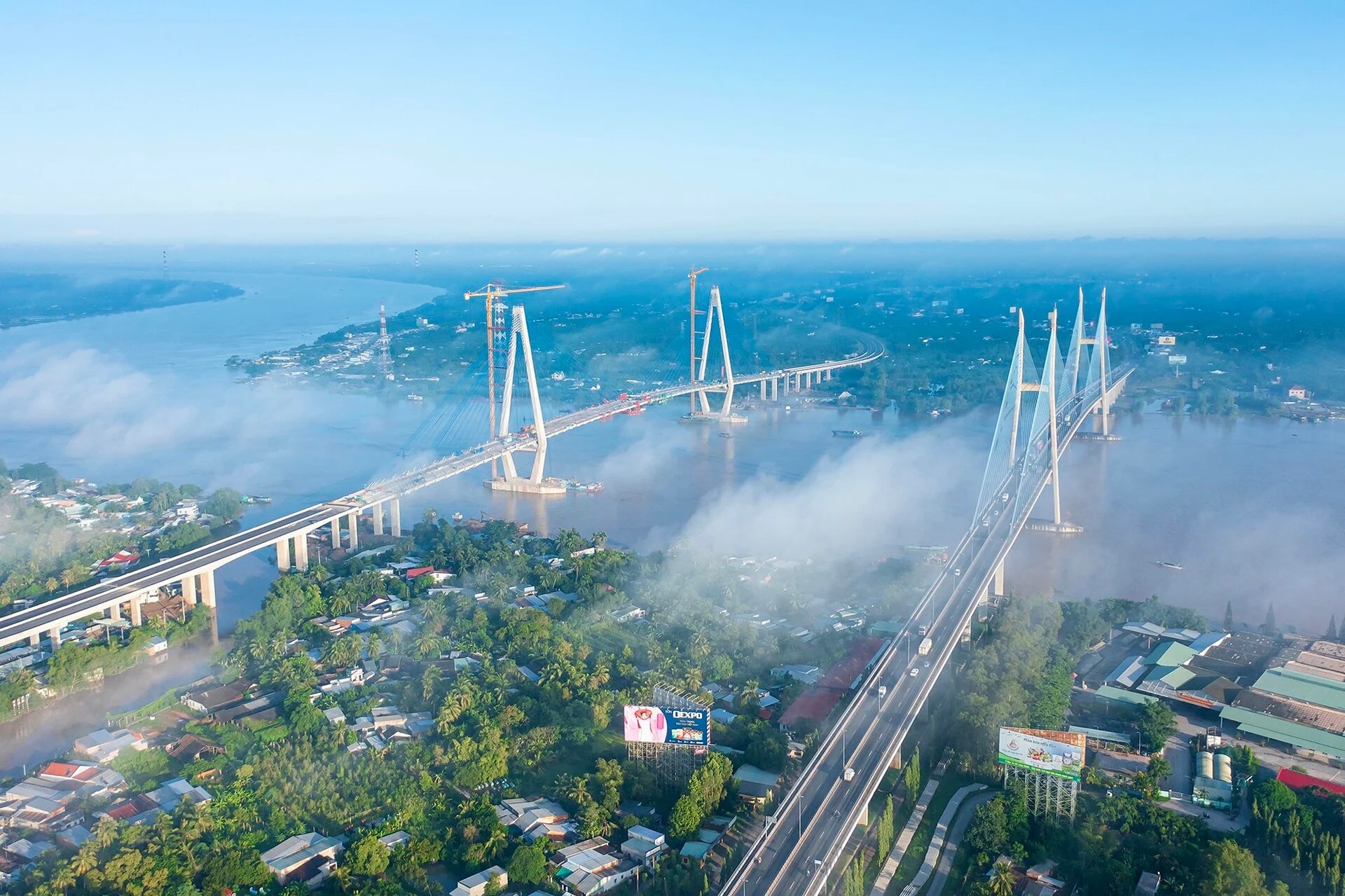 Cầu Mỹ Thuận 2 cũng là một công trình đã từng làm viêc xuyên Tết, đến hôm nay hoàn thành, góp phần hoàn thiện chung hạ tầng giao thông ở khu vực ĐBSCL