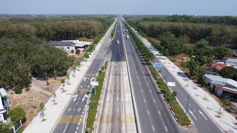 Đường Mỹ Phước-Tân Vạn dài 62km với 10 làn xe kết nối các khu công nghiệp tại Bình Dương. (Ảnh: TTXVN)