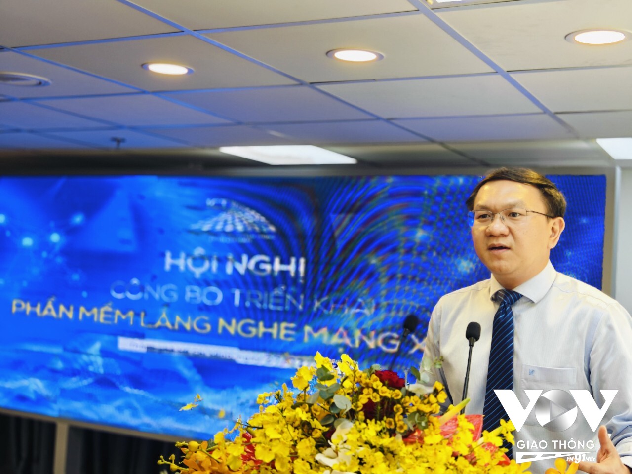Ông Lâm Đình Thắng - Giám đốc Sở TTTT TPHCM công bố đưa vào hoạt động phần mềm lắng nghe mạng xã hội “HCMC Socialbeat”