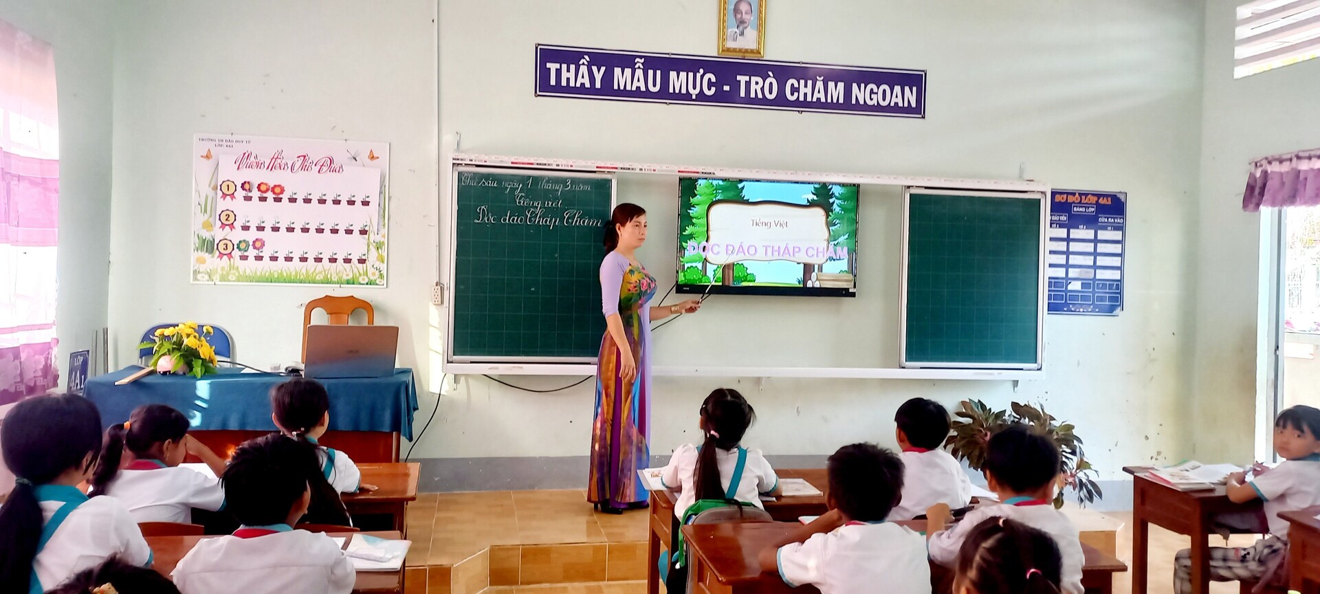 Từ khi ra trường năm 2007, cô Xuân đều gắn bó và giảng dạy ở các trường vùng sâu, vùng xa trên địa bàn tỉnh Cà Mau. Ở lớp nào, cô cũng được phụ huynh tin tưởng gửi gắm con em để họ yên tâm mưu sinh nơi đất khách.