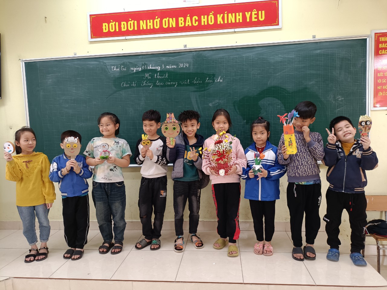 Anh Khôi còn truyền cảm hứng nghệ thuật đến các em học sinh của mình