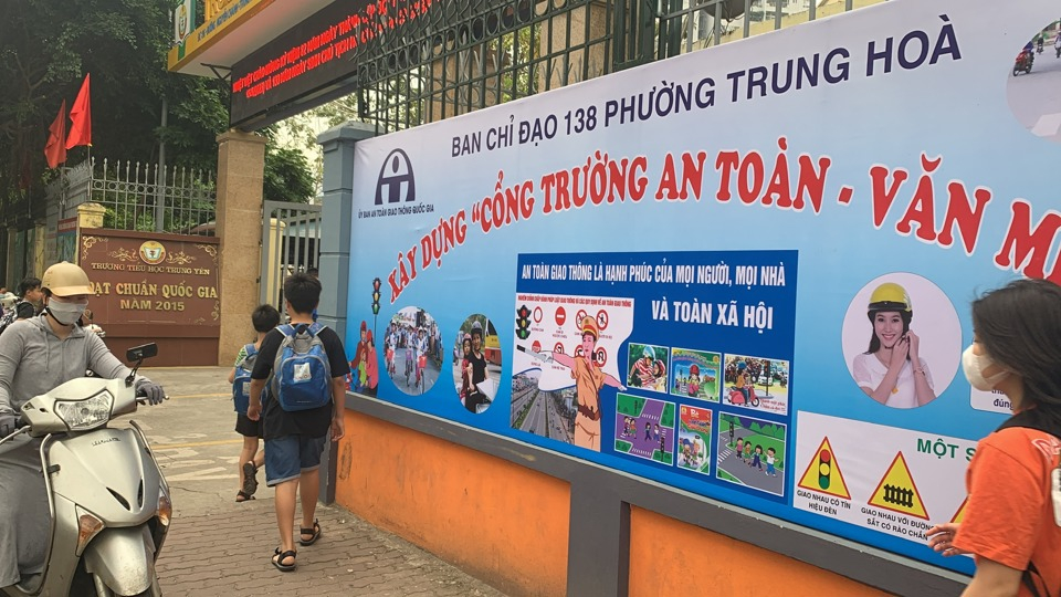 Mô hình cổng trường an toàn tại phường Trung Hòa, TP. Hà Nội