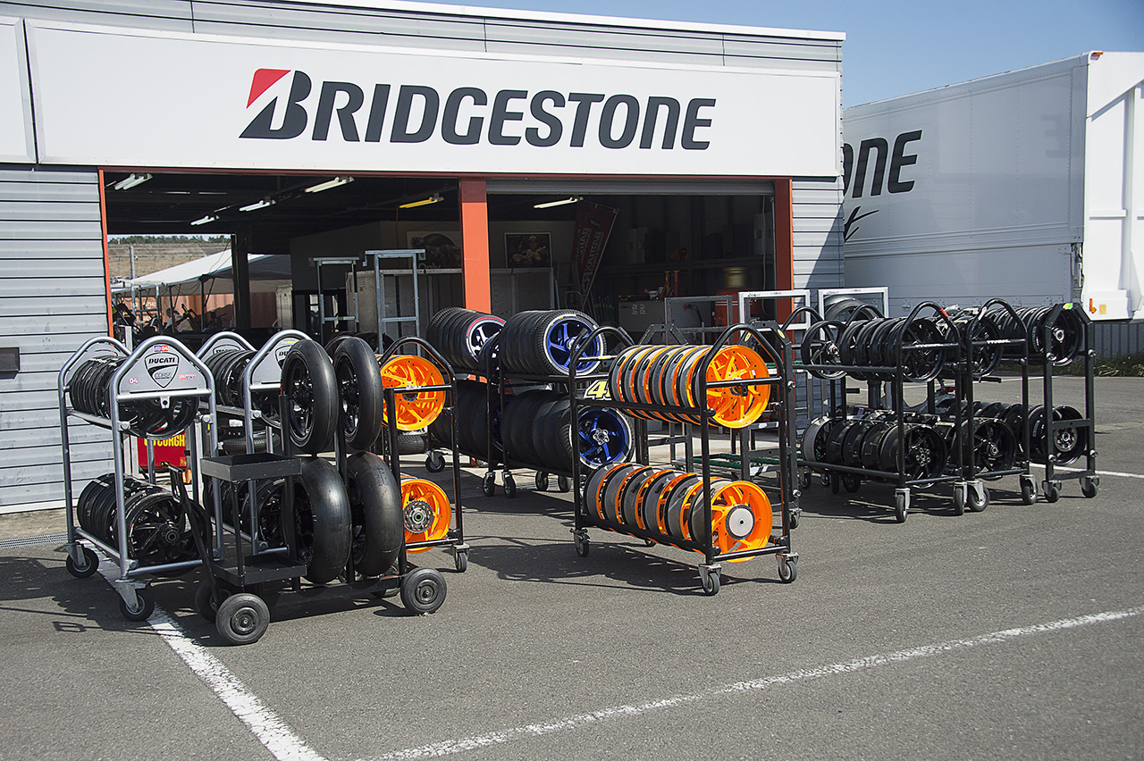 Một cửa hàng lốp xe của Bridgestone - Ảnh GettyImages/CNBC