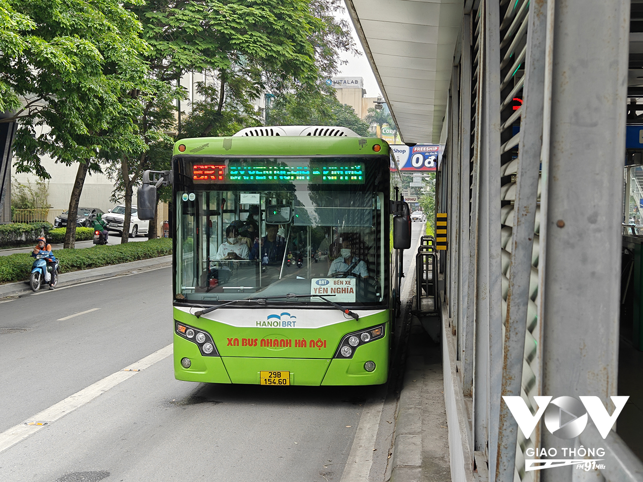 Tuyến buýt nhanh BRT số 01 Yên Nghĩa-Kim Mã được chính quyền Hà Nội dự định thay thế bằng đường sắt đô thị. Suốt 7 năm qua, nó vẫn là tuyến BRT duy nhất của Thủ đô.