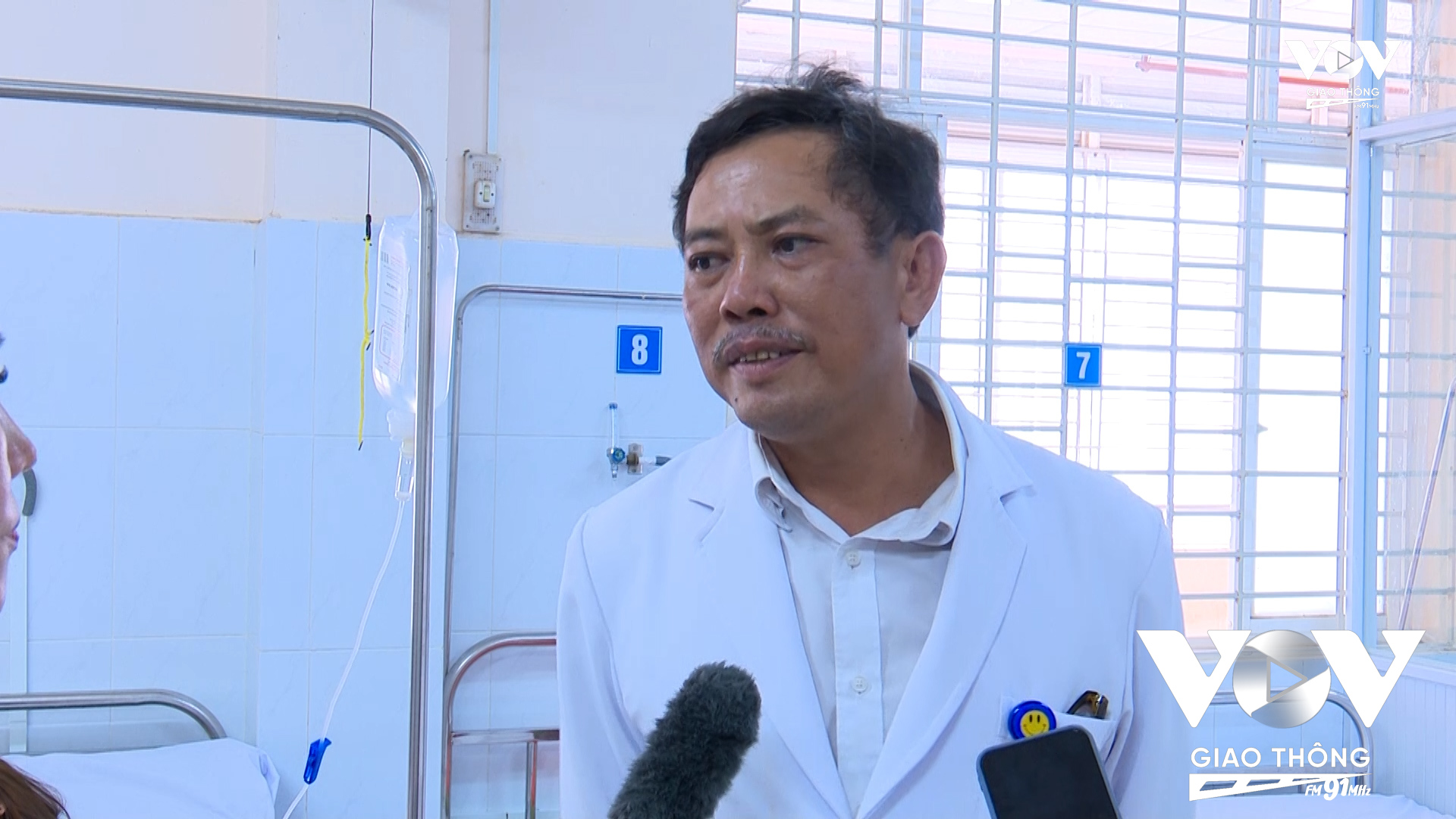 Ông Phan Văn Huyên, Giám đốc Bệnh viện Đa khoa khu vực Long Khánh cho biết, đã huy động tất cả các bác sĩ từ hồi sức cấp cứu đến khoa nhiễm và các điều dưỡng trong bệnh viện để tập trung điều trị cho bệnh nhân.